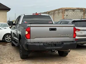 Toyota Tundra 2021 Gray
