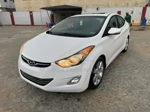 Hyundai Elantra Limited Sedan FWD (1.8L 4cyl 6A) 2013 White