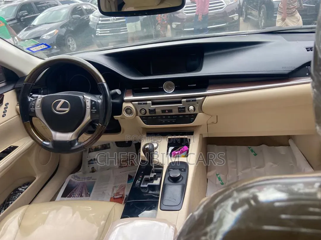 Lexus ES 2014 White