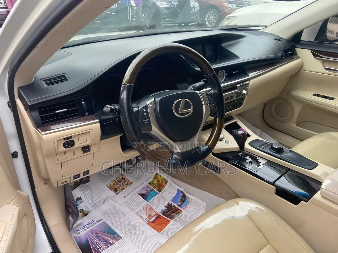 Lexus ES 2014 White