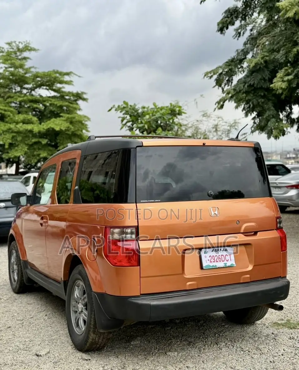 Honda Element 2006 Orange