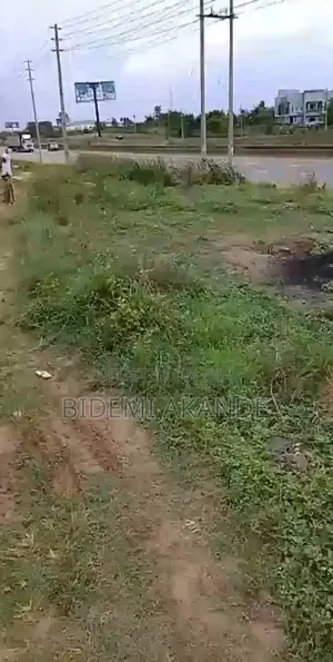 4 Acres Facing Lagos-Ibadan Expressway