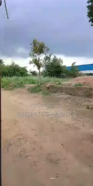4 Acres Facing Lagos-Ibadan Expressway