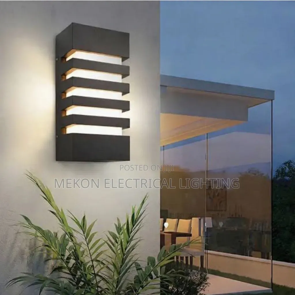 Cast Wall Light