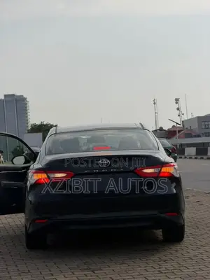 Toyota Camry LE FWD (2.5L 4cyl 8AM) 2018 Black