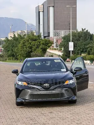 Toyota Camry LE FWD (2.5L 4cyl 8AM) 2018 Black