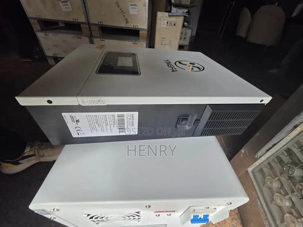 Ssolar Inverter and Battery