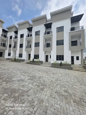 5bdrm Townhouse/Terrace in Guzape for sale