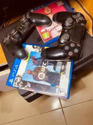 Play Station 4 (Slim) With: 2 Pads, Fifa 20 Ufc4.Whatsapp