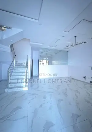 4bdrm Townhouse / Terrace in Ikota for rent
