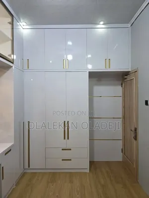 Closest Wardrobe