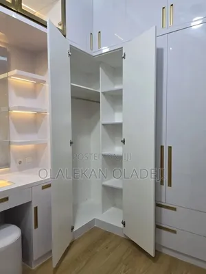 Closest Wardrobe