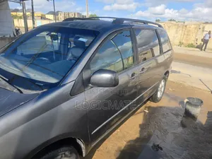 Toyota Sienna 2005 Gray