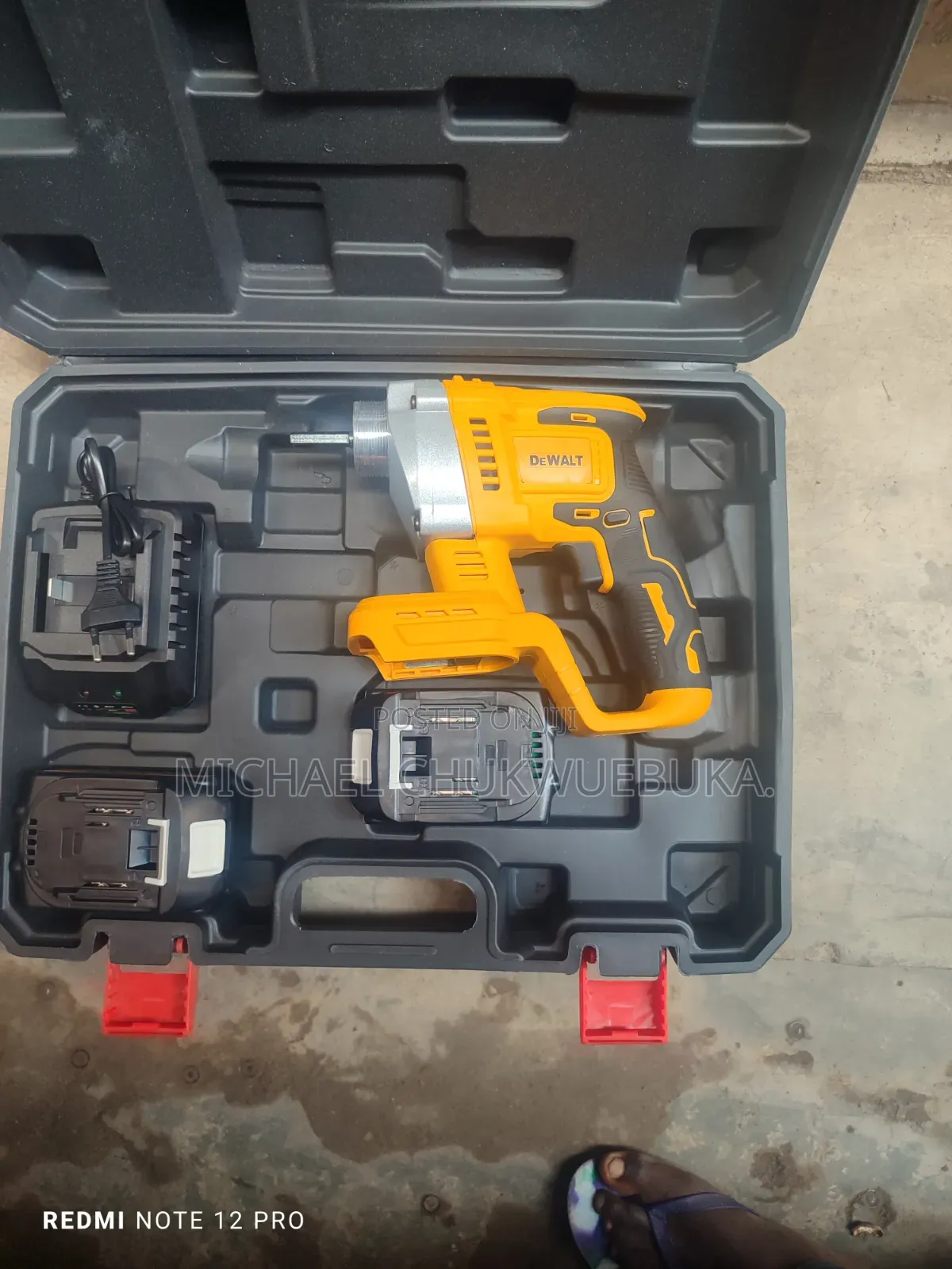 Dewalt Cordless Concrete Vibrator