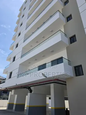 3bdrm Apartment in Onikoyi for rent