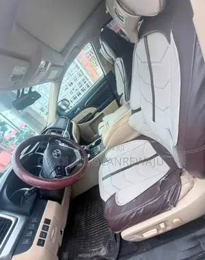 Toyota Highlander 2016 Gold