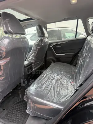 Toyota RAV4 XLE 2022 Black