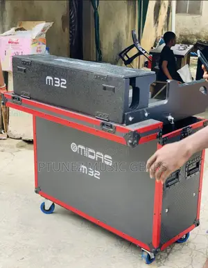 M32 Digital Mixer Flight Case