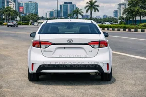 Toyota Corolla LE 2023 White