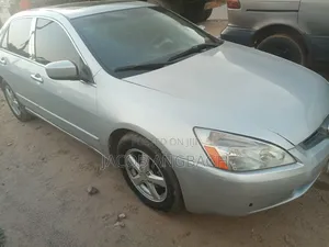 Honda Accord 2005 Silver