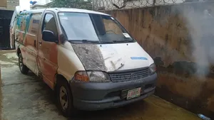 Toyota HiAce 2005 White