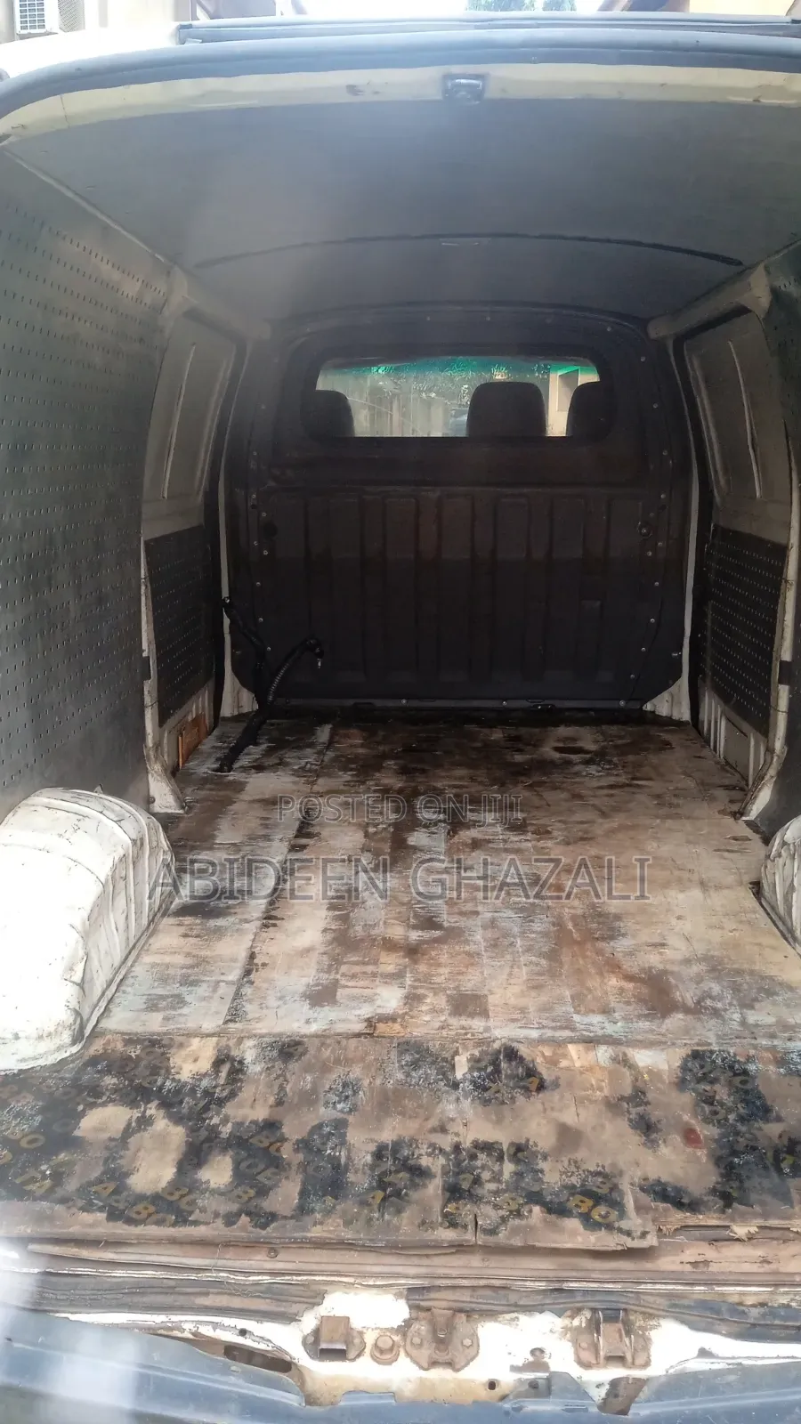 Toyota HiAce 2005 White