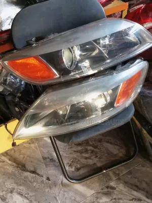 Headlight Audi Q7