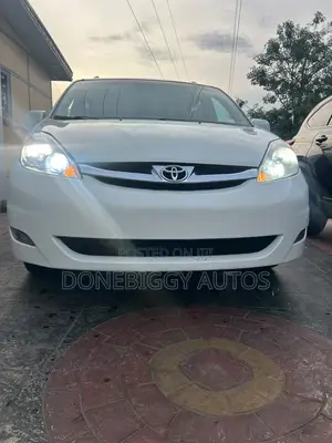 Toyota Sienna 2008 White