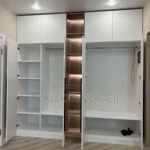 Wardrobe in HDF Material