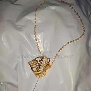 Favy Jewelries