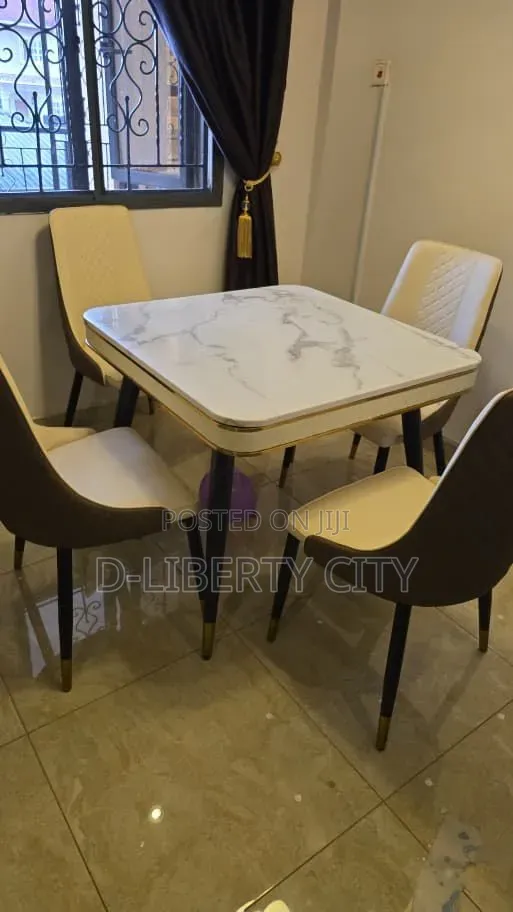 Dining Set 4 Seaters