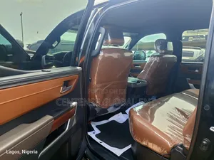 Toyota Tundra 2022 Black