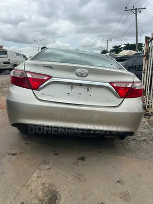 Toyota Camry 2017 Gold