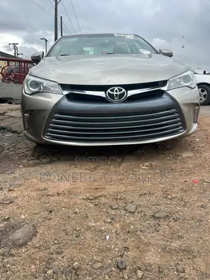Toyota Camry 2017 Gold