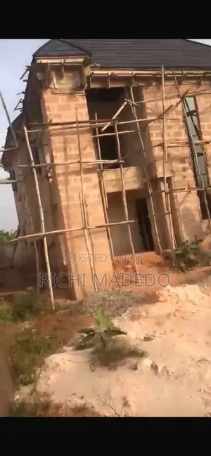 5bdrm Duplex in Edo State for sale