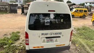 Toyota HiAce 2009 White