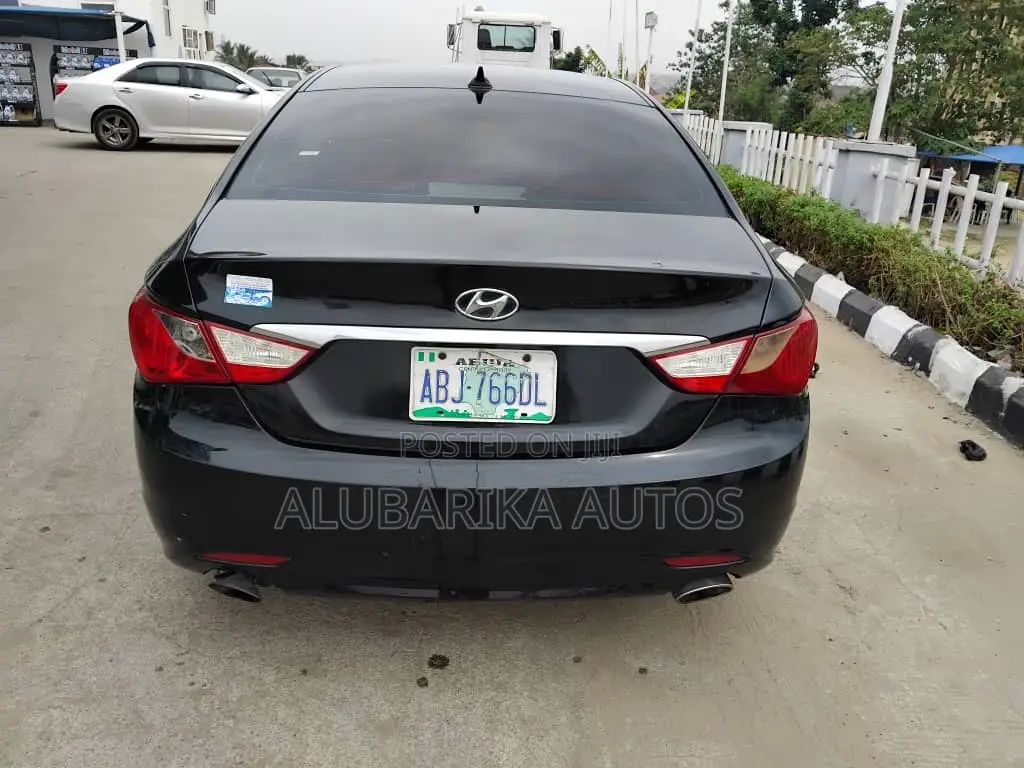 Hyundai Sonata 2012 Black