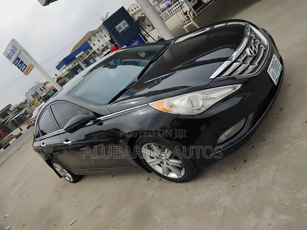 Hyundai Sonata 2012 Black
