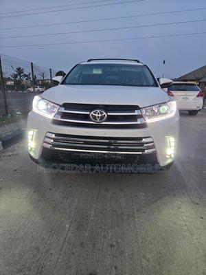 Toyota Highlander XLE 4dr SUV (3.5L 6cyl 6A) 2015 White