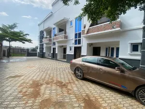 2bdrm Block of Flats in FHA for sale