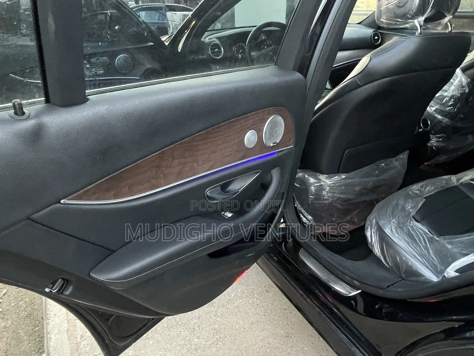 Mercedes-Benz E300 2016 Black