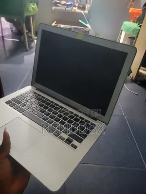 Laptop Apple MacBook Air 2017 8GB Intel Core i5 SSD 256GB
