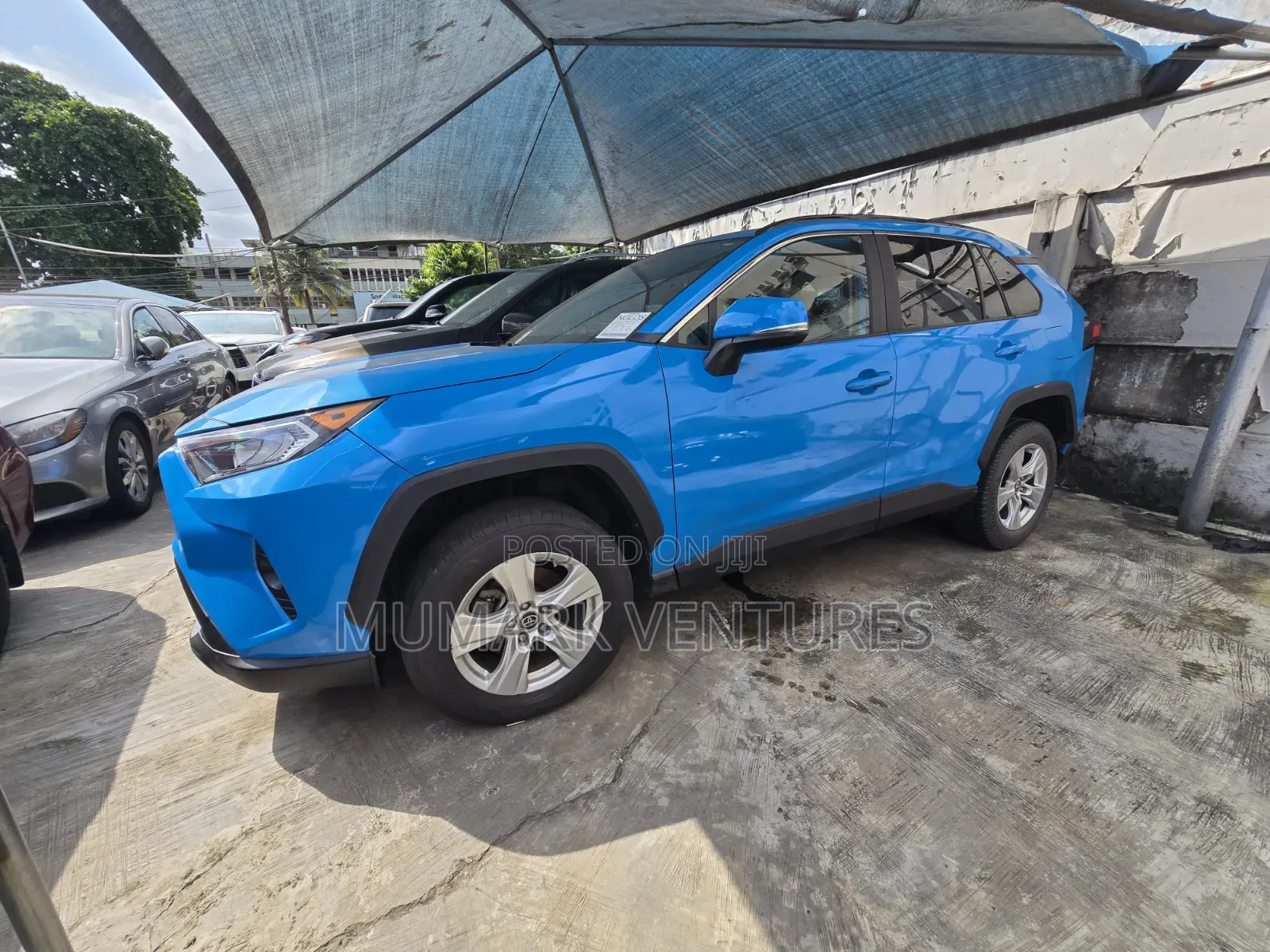 Toyota RAV4 2019 Blue