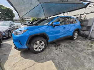 Toyota RAV4 2019 Blue