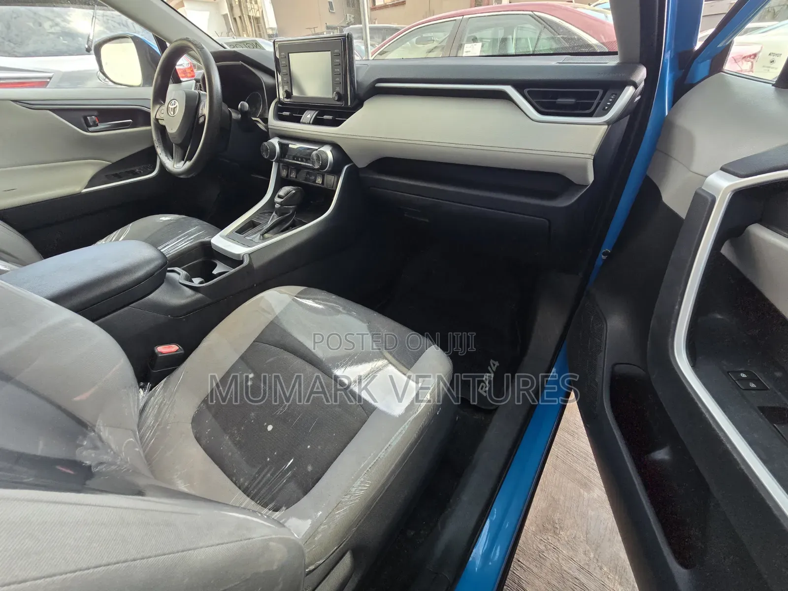 Toyota RAV4 2019 Blue