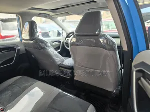 Toyota RAV4 2019 Blue