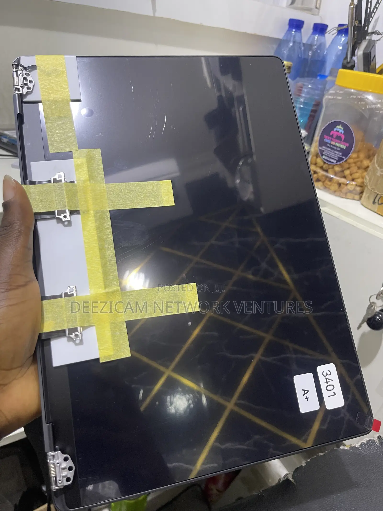 Macbook Pro M4 Screen
