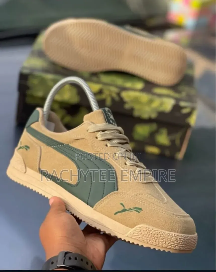 Puma Low Top Sneakers