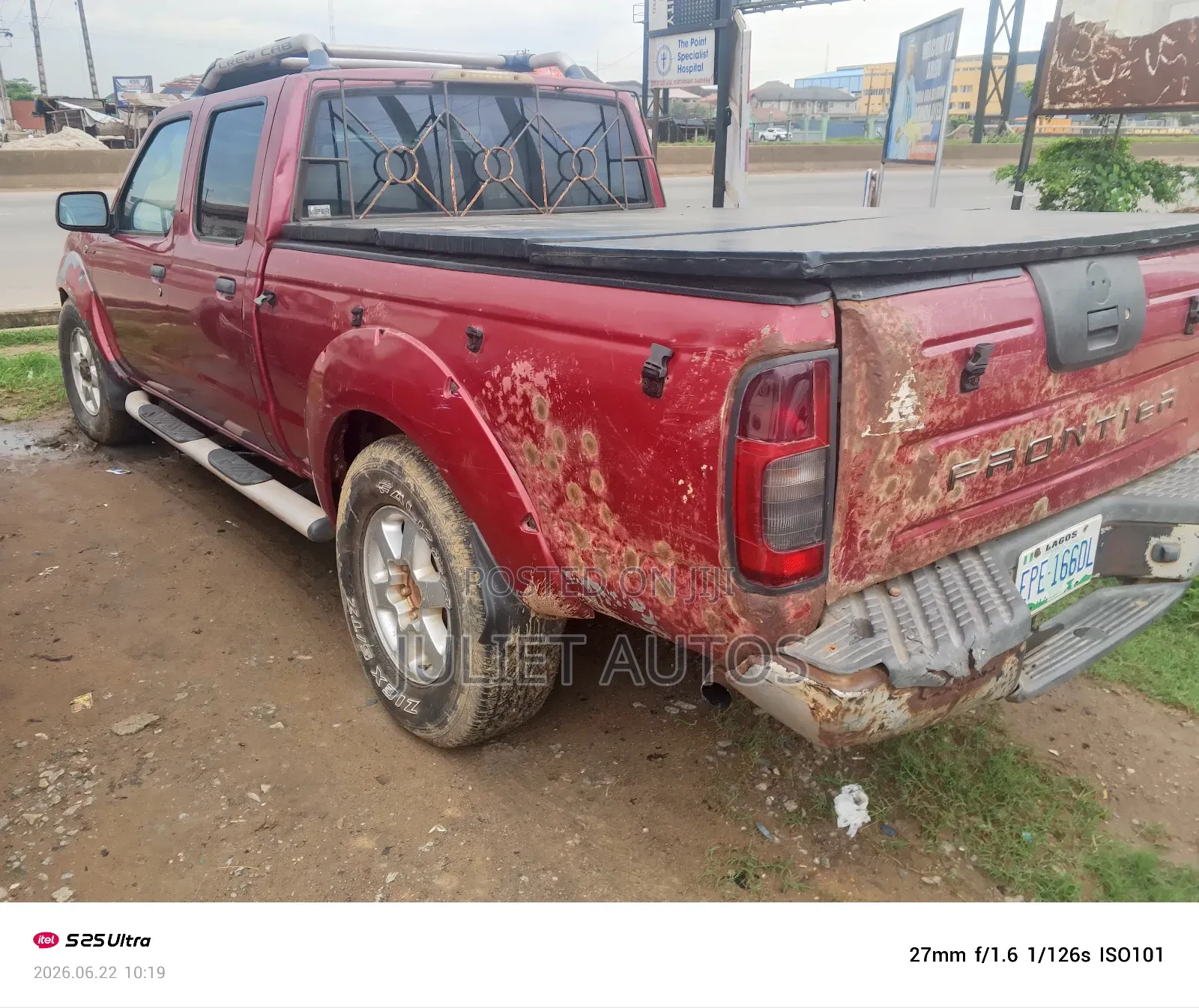 Nissan Frontier 2003 Red