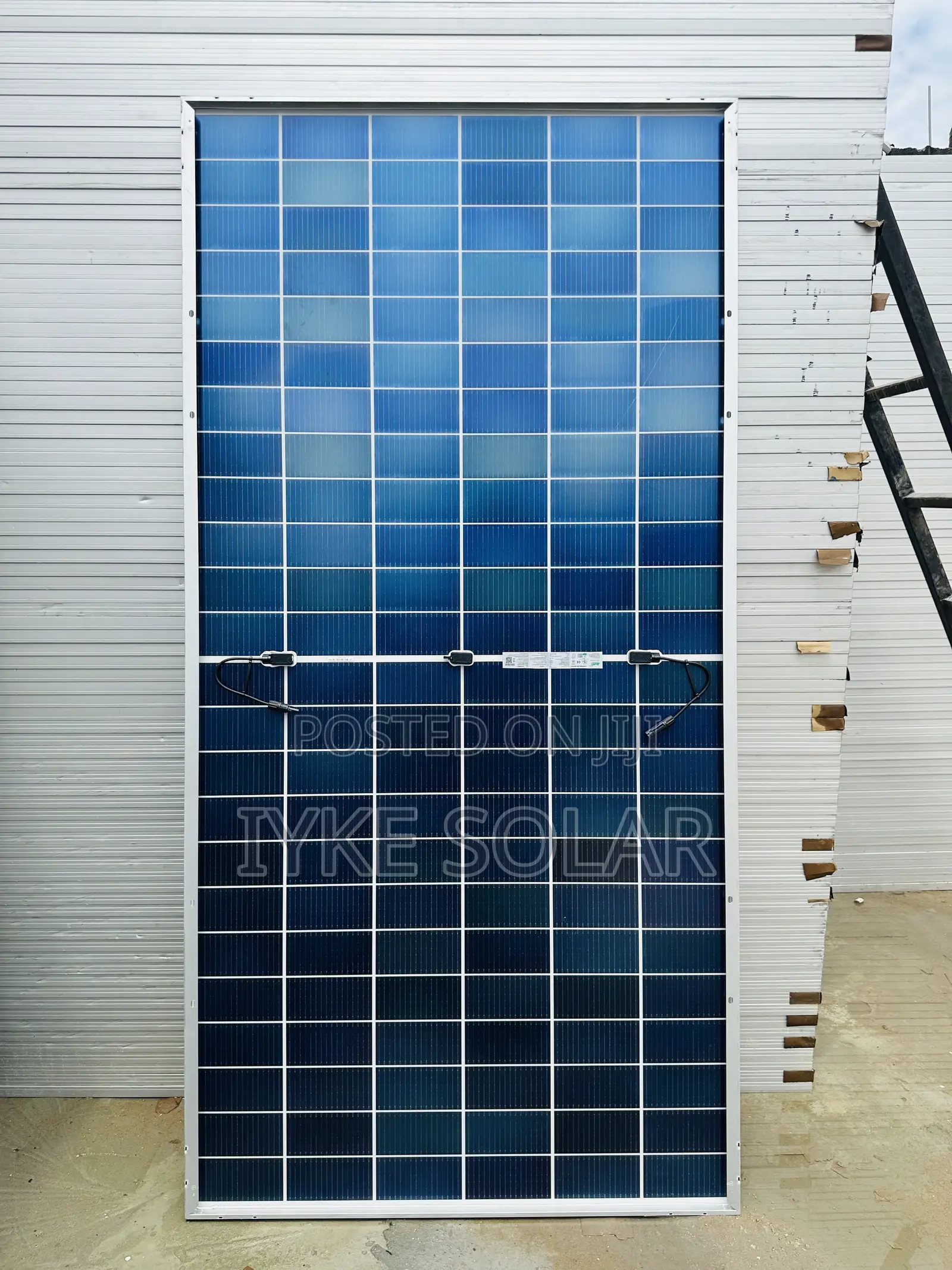 650watts 48v Jinko Solar Panel ( New One )